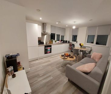 1 Bed Flat, Manchester, M16 - Photo 3