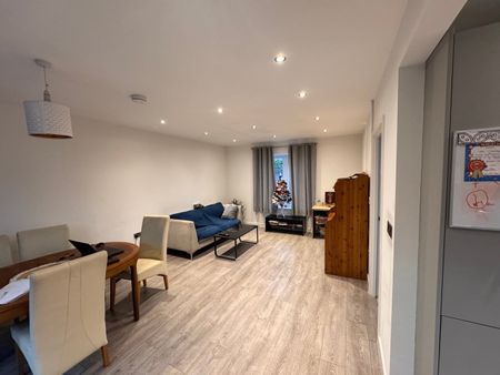 2 Bed Bungalow, Belroyal Lane, BS4 - Photo 2