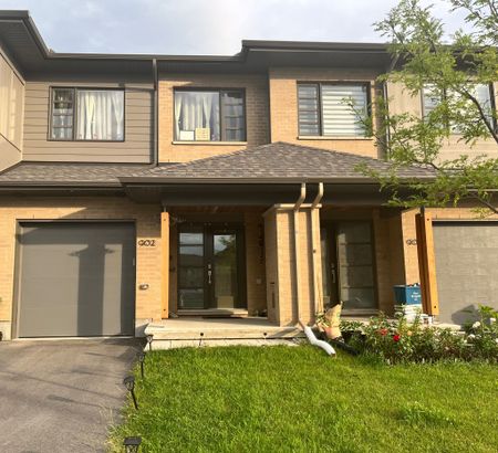 For Lease - 902 Chipping Circle, Blossom Park - Airport and Area, Ontario - Photo 2