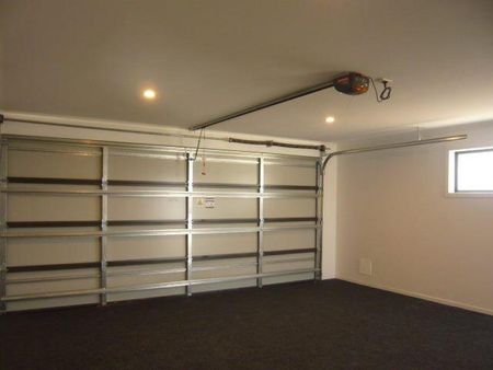 Executive Home In Private Location - Photo 2