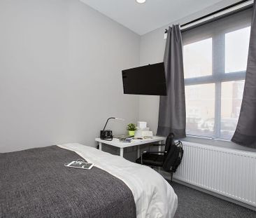 4 bedroom terraced house to rent - Photo 2