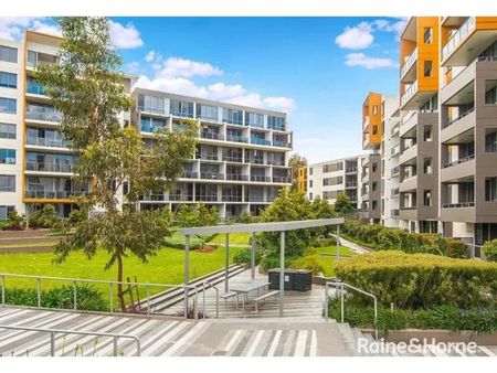 Spacious One Bedroom Apartment With Large Timber Deck - Photo 3