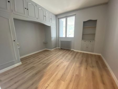 Location appartement 4 pièces, 101.60m², Carmaux - Photo 3