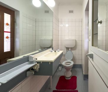 Stunning Residence in Prime Location......6 month lease only - Photo 5