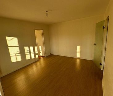 Location Appartement 2 pièces 39m² DECINES CHARPIEU 69150 - Photo 2