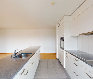 Attikawohnung mit grosser Terrasse im Grünen - Photo 2