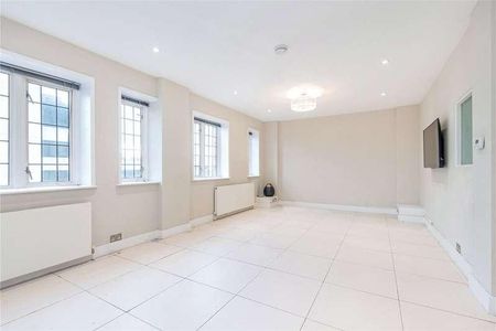 Wellington Court, Wellington Road, St John's Wood, London, NW8 - Photo 2