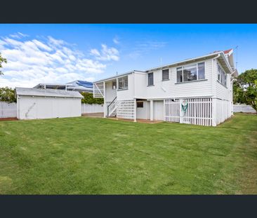 9 Franz Road, Clayfield, Qld 4011 - Photo 2
