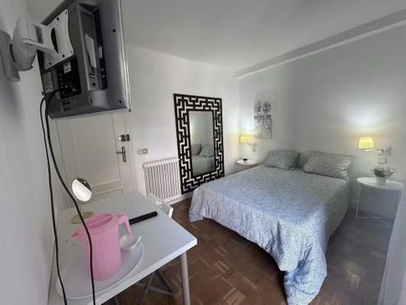 Calle de Puentelarra, Madrid, Community of Madrid 28031 - Foto 3