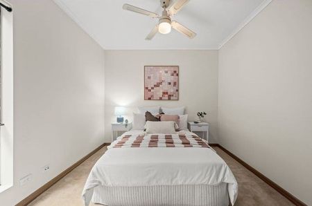 Large family home in Superb location - Photo 4