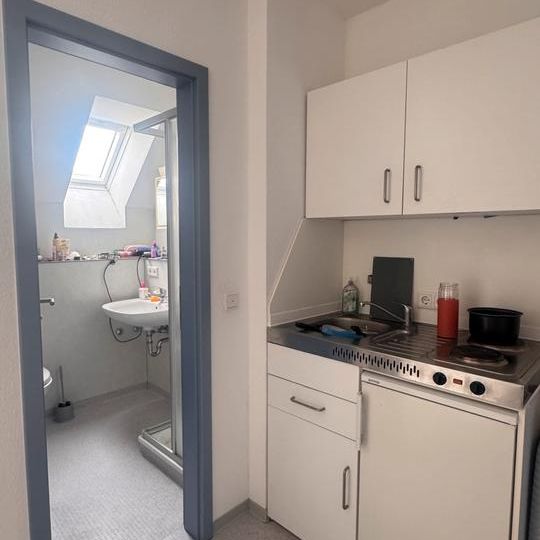 Helles Einzel-Apartment in Studentenwohnheim Würzburg ab 1. April - Photo 1
