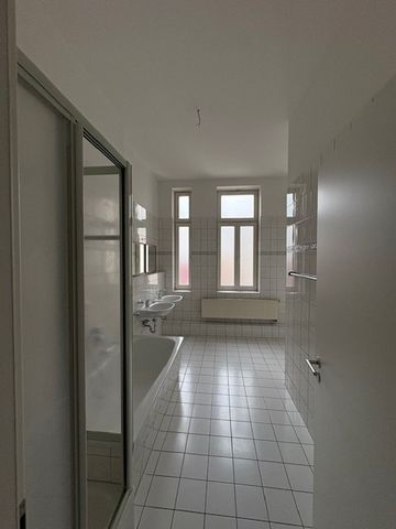 Traumhafte Wohnung in Zentrum-West mit Balkon ! - Photo 5