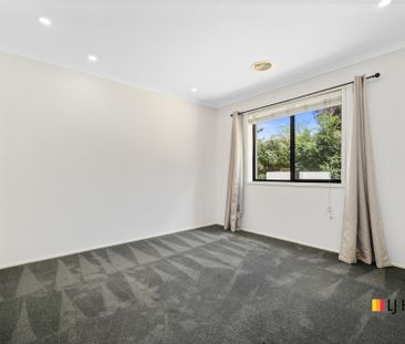 Spacious 4 Bedroom Family Home - Photo 2
