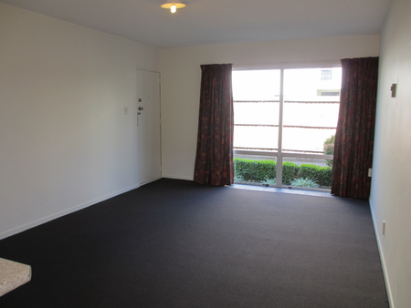 2 Bedroom, Neat & Tidy in Central City - Photo 3