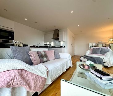 1 Bed Flat, Cityview Point, E14 - Photo 5