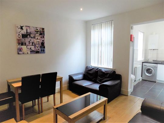 1 bedroom in a house share to rent - Photo 1