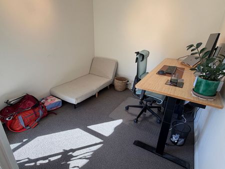 BIG, BOLD, PLUS ADDITIONAL STUDY & A LOCK-UP GARAGE! - Photo 4