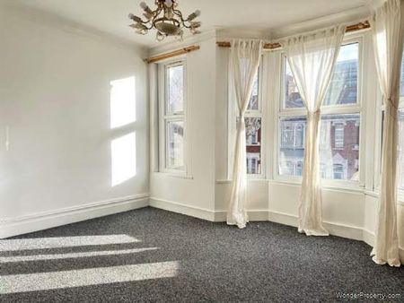 1 bedroom property to rent in London - Photo 2