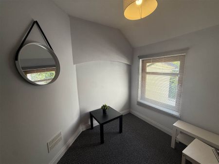 35 Milfort Avenue, Dunmurry , Belfast , BT17 9BJ - Photo 4