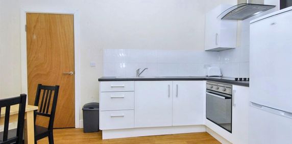 Seaton Avenue Flat 1, Plymouth - Photo 2