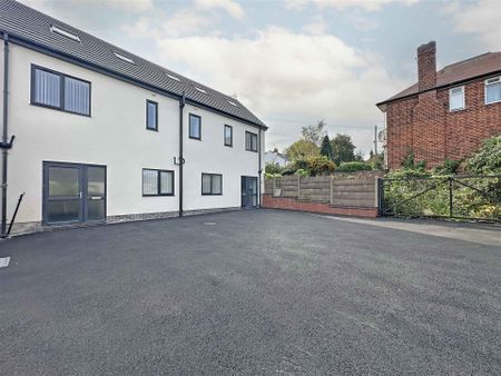 1 bedroom Flat to rent - Photo 3