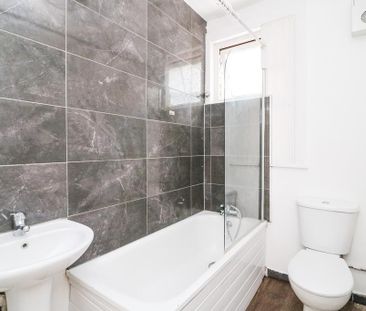 2 bedroom maisonette to rent - Photo 5