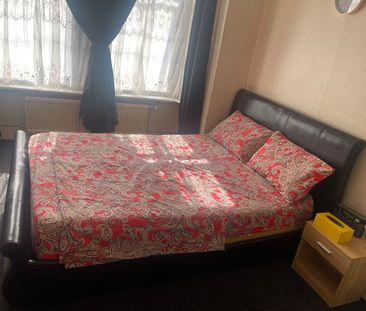 Room in a Shared House, Radley Road, N17 - Photo 3