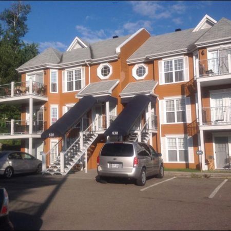 LOFT/Studio Entrée Privé À St-Sauveur Saison Ski et + - Photo 3