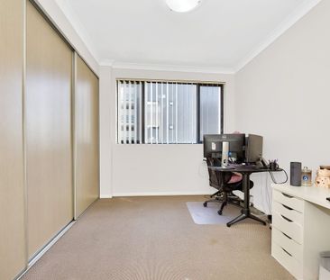 Beautiful 2 Bedroom Unit, Fantastic Location! - Photo 6