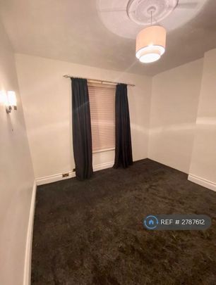 2 bedroom end of terrace house to rent - Photo 1