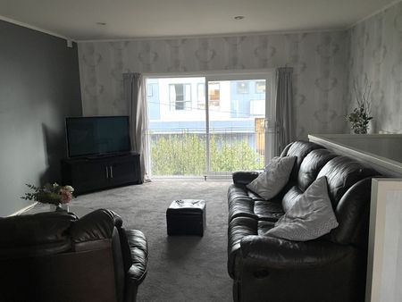 Townhouse Living - Photo 4