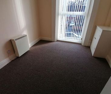 Flat 3, Rock Lane West, Rock Ferry - Photo 2