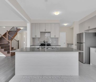 Detached Home For Lease | X8120310 - Photo 4