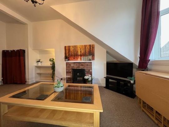 3 bedroom flat to rent - Photo 1