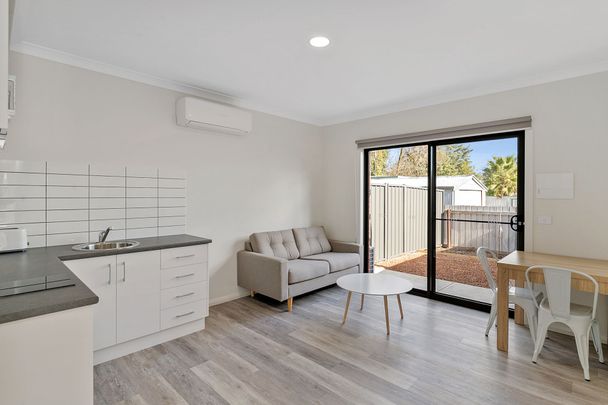 SELF CONTAINED APARTMENT - Photo 1