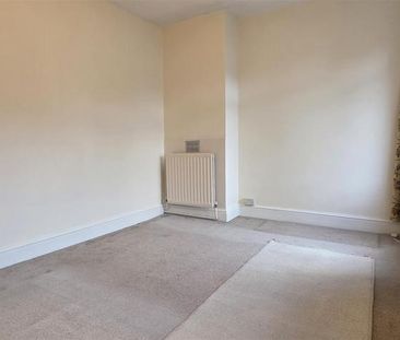 2 bedroom end of terrace house to rent - Photo 1