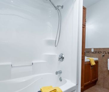 For Lease - 5761 Ironwood Street, Niagara Falls, Ontario - Photo 2