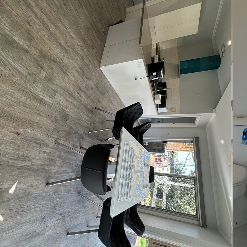 Mount Waverley - Photo 1