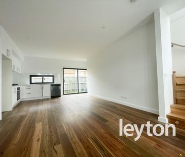 Stunningly Built Townhouse in Springvale Central - Photo 1
