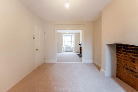 3 bedroom terraced house to rent - Photo 2