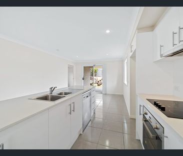 Family Home in convenient location - Photo 3