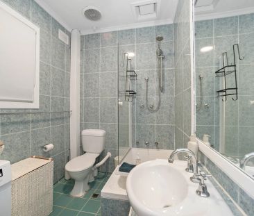 Beautiful Fully Furnished One Bedroom Close to All Amenities - Photo 6