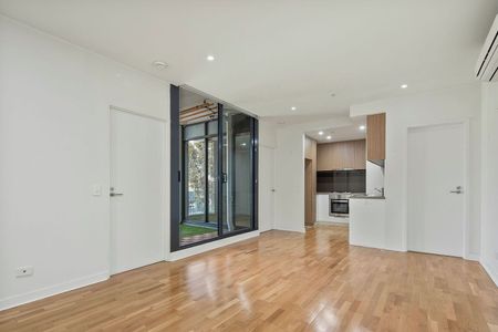Comfortable 2 Bedroom Bayside Abode - Photo 3