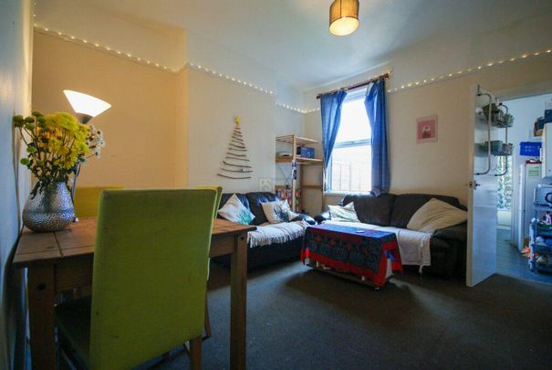 3 bedroom terraced house to rent - Photo 1