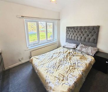 3 bedroom house to rent West End Crescent, Royston, S71 - Photo 5