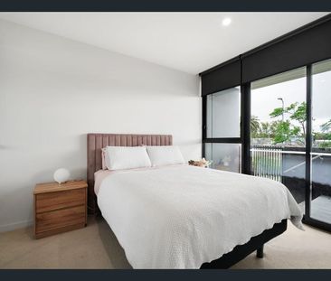 Spacious One Bedroom Apartment in YarraBend - Photo 3
