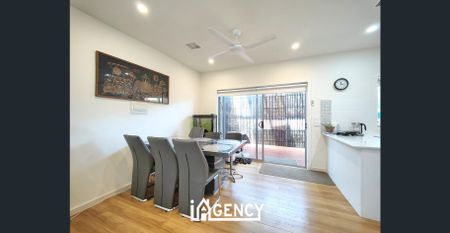 MODERN LIVING WITH STYLE, COMFORT & INTELLIGENT DESIGN! - Photo 2