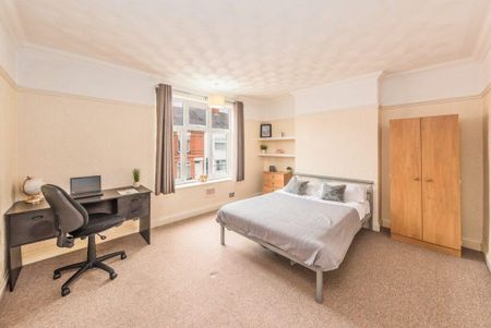 4 bedroom terraced house to rent - Photo 5