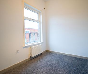 2-Bed Terraced House to Let on Crown Street, Preston - Photo 5