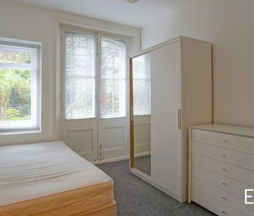 3 bedroom flat to rent - Photo 3